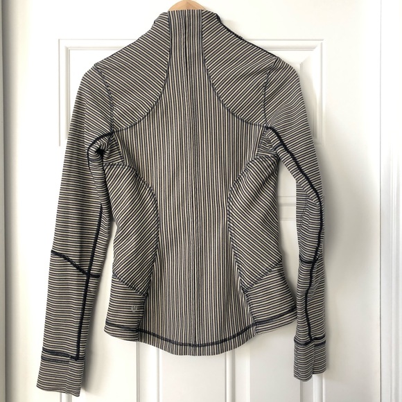 Lululemon Forme Jacket II - Picture 8 of 8